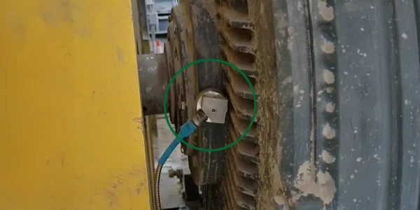 Sensor triaxial de vibración Varitec modelo 629A31