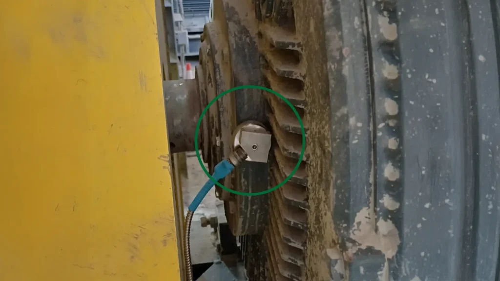 Sensor triaxial de vibración Varitec modelo 629A31